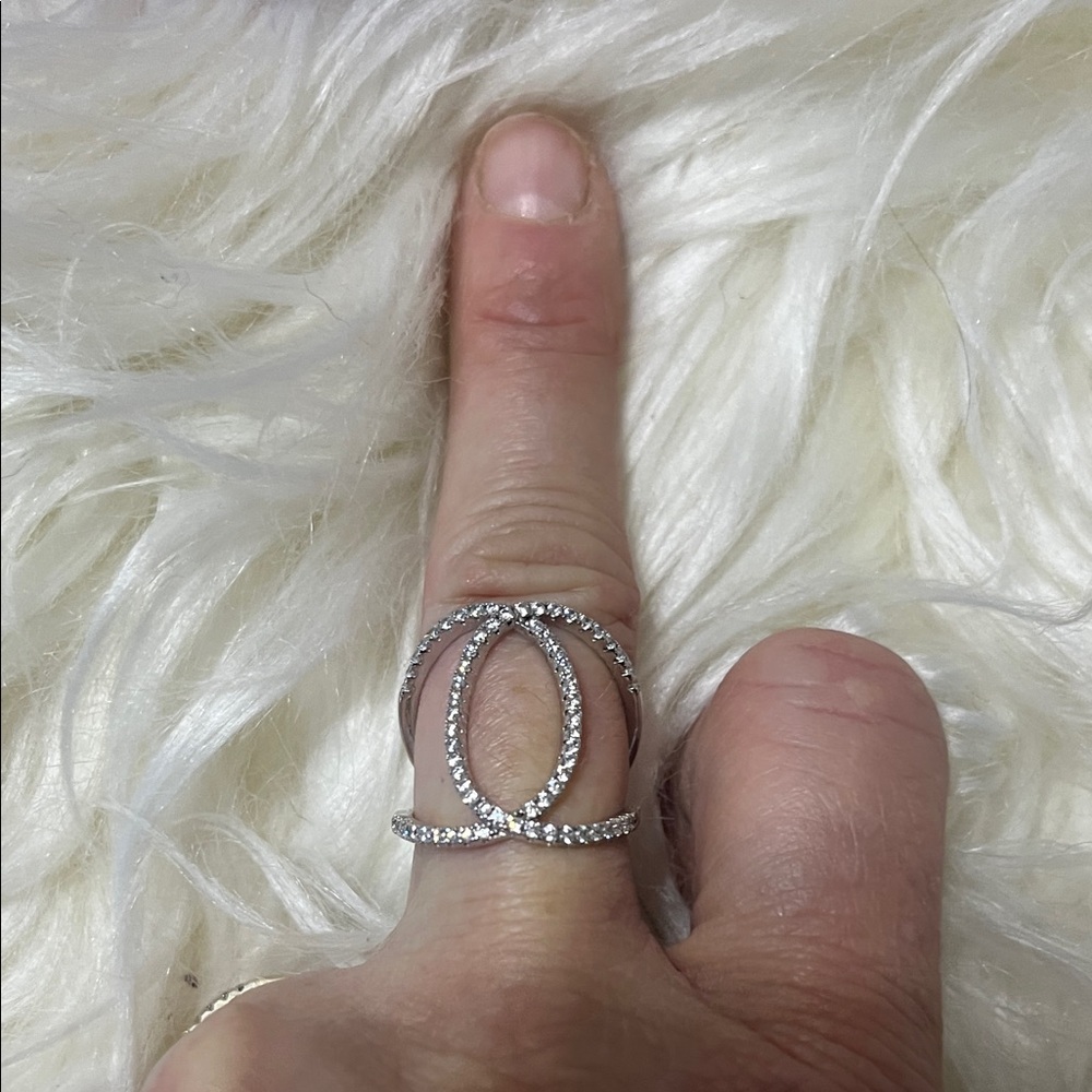 Elegant Silver Interlocking Ring - image 3